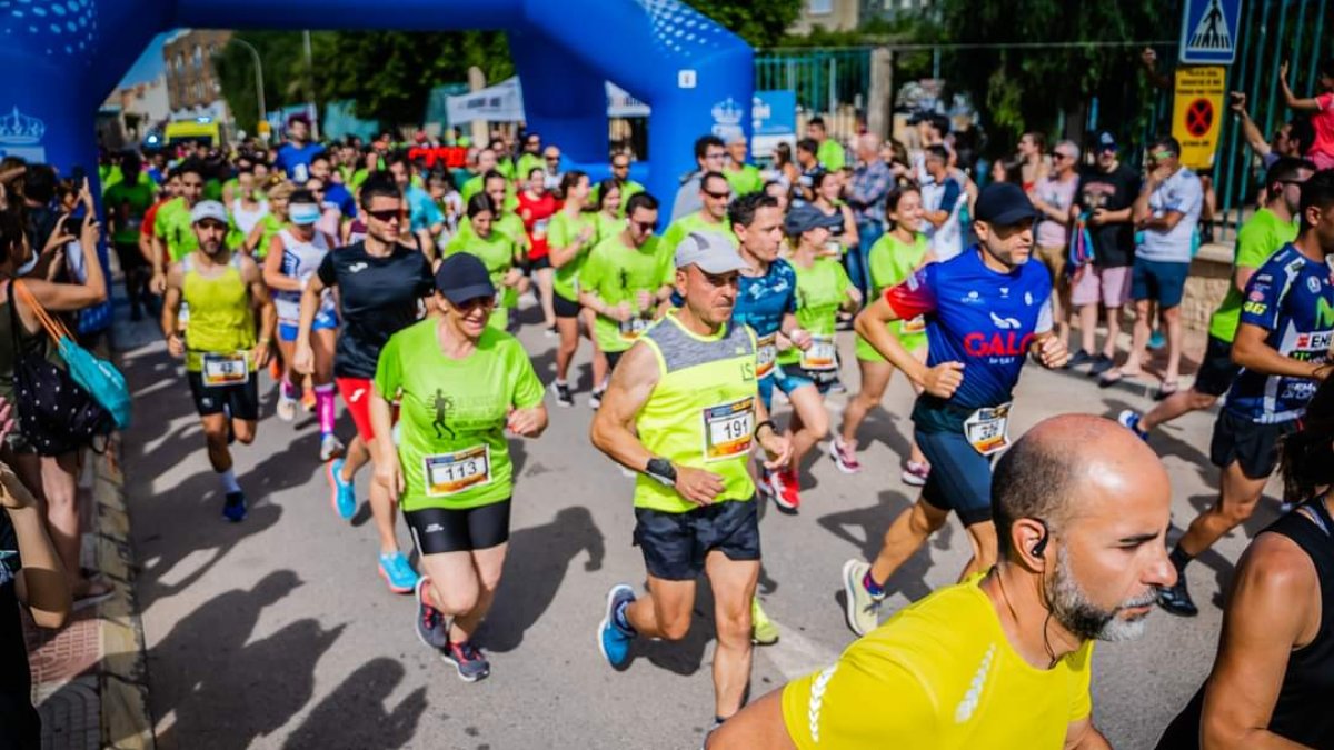 Pistoletazo de salida de la III Carrera Solidaria por el Asperger en Aguadulce.