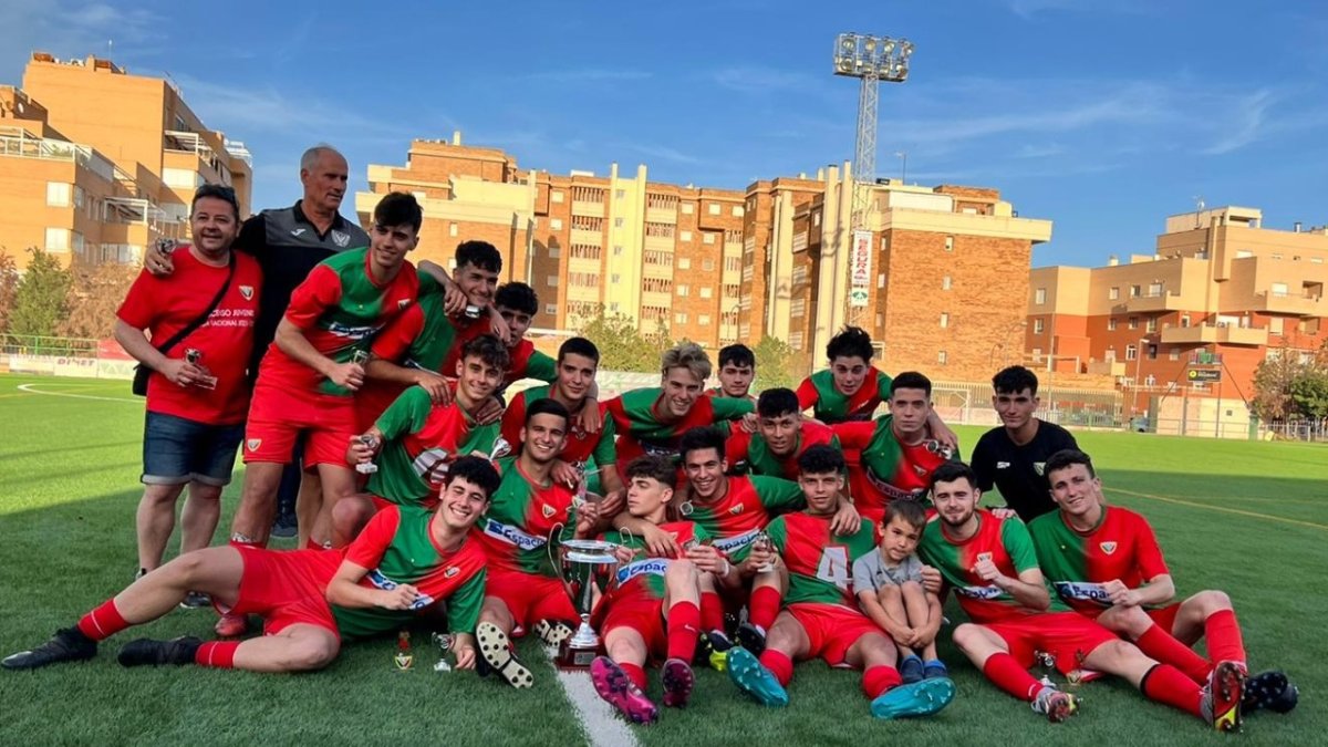 El Pavía gana la Segunda Andaluza Juvenil.