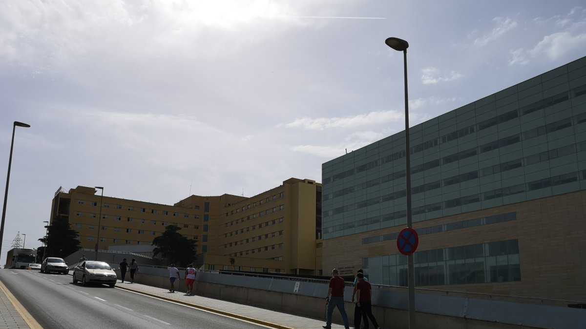 Los pacientes con covid-19 hospitalizados en Almería han bajado a 36 .