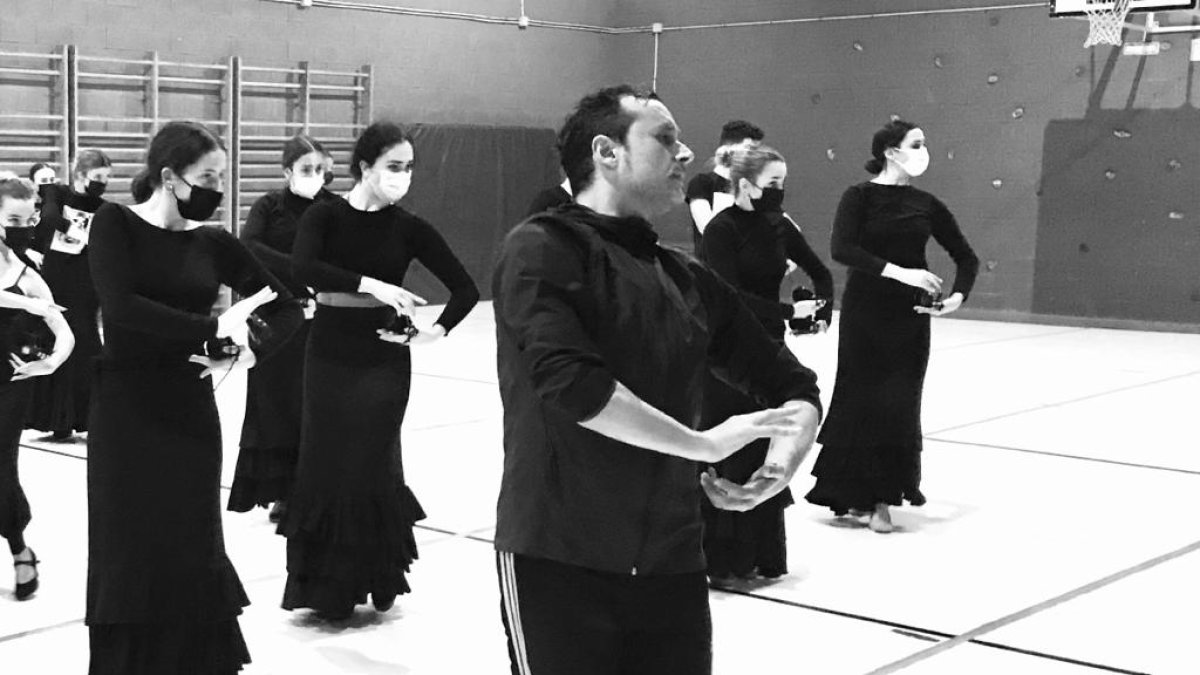 Daniel Doña durante el ensayo Fronterizas.