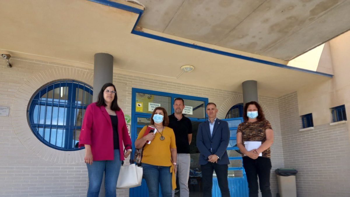 Antonio Jiménez, delegado de la Junta de Andalucía, visitó el centro educativo de Laujar de Andarax.