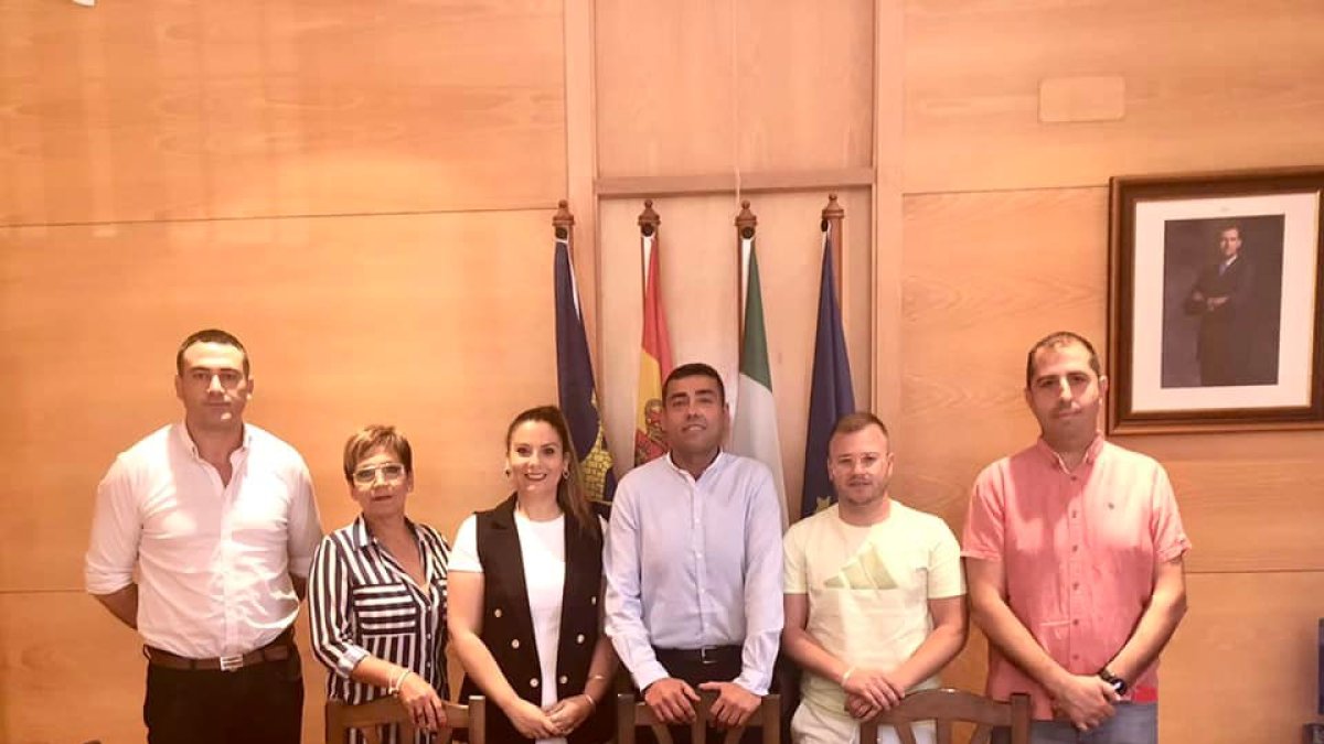 La nueva corporación municipal de Zurgena que estrena a Francisco Martínez como alcalde.