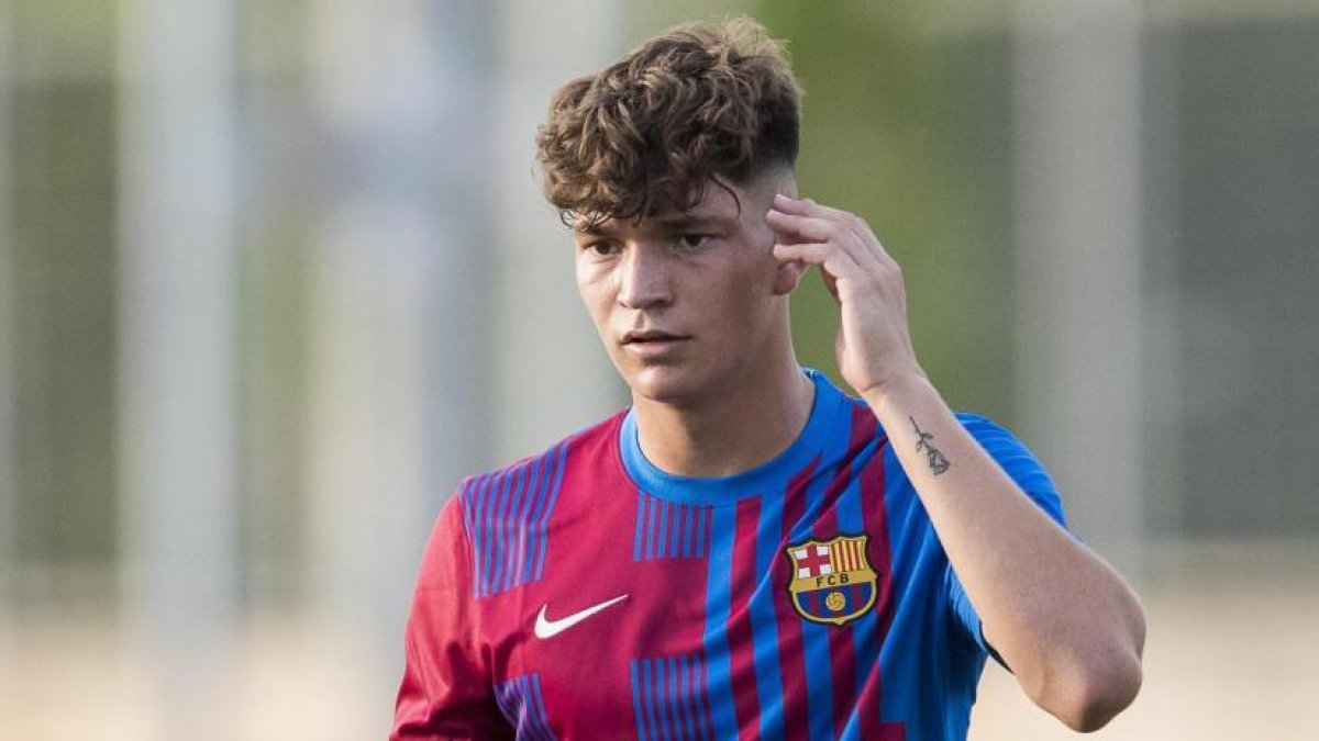 Arnau Solà pone fin a su etapa en el Barça.