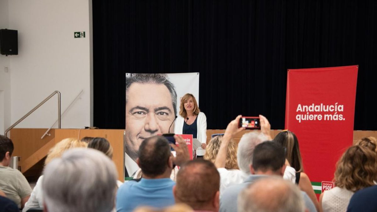 La ministra Alegría durante un acto en Viator.