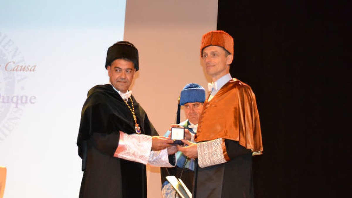 Pedro Duque, Doctor Honoris Causa.