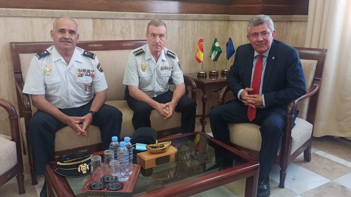 José M. Amaya, Gumersindo Vila y Juan R. Fernández