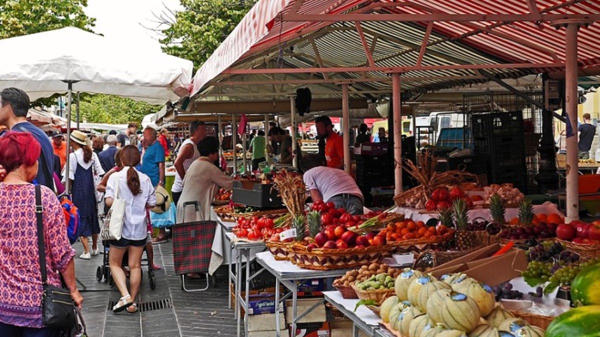 Frutas y hortalizas en el mercado de Lutzowstrabe en Berlín.