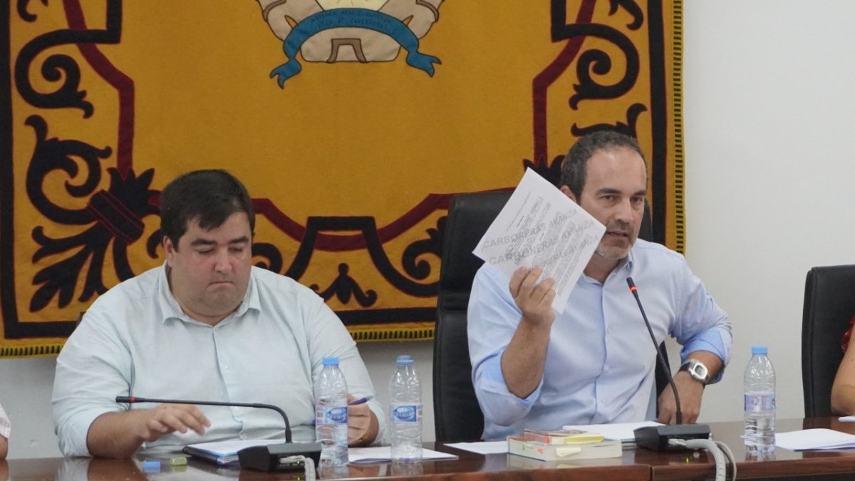Pleno para tratar la problemática de vecinos de El Llano de Don Antonio en relación a sus viviendas.