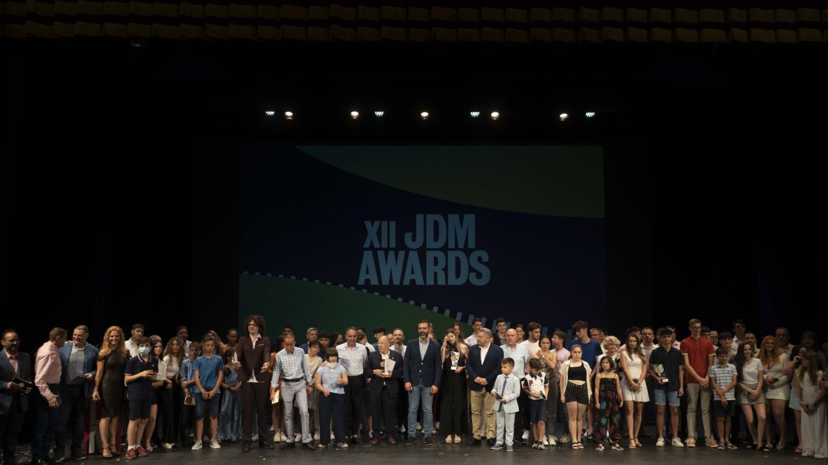 Foto de familia en el Auditorio Maestro Padilla después de una magnífica gala.