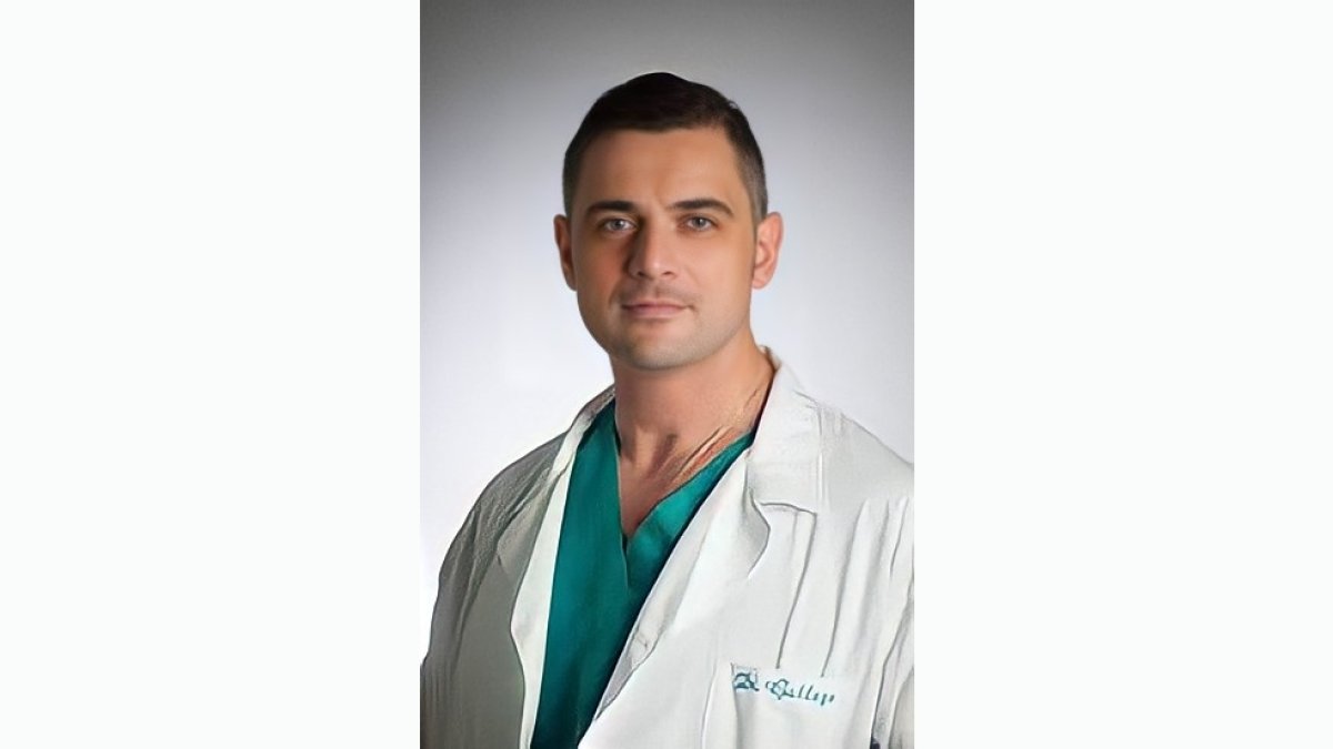 Doctor Luis Gallego, Traumatólogo del hospital Vithas Almería.