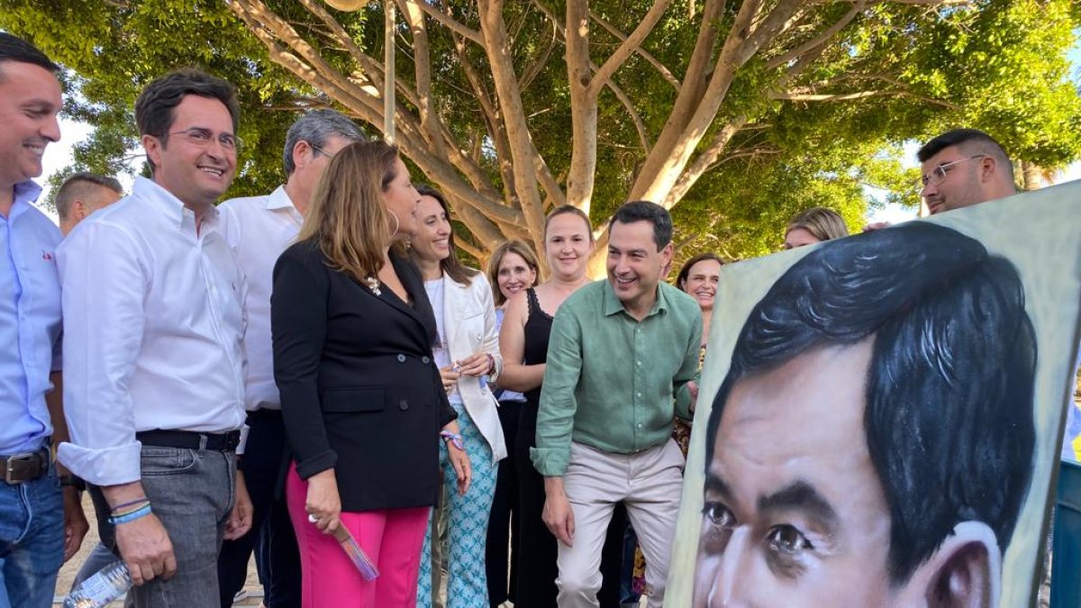 Juanma Moreno, durante su visita a El Ejido el pasado viernes.