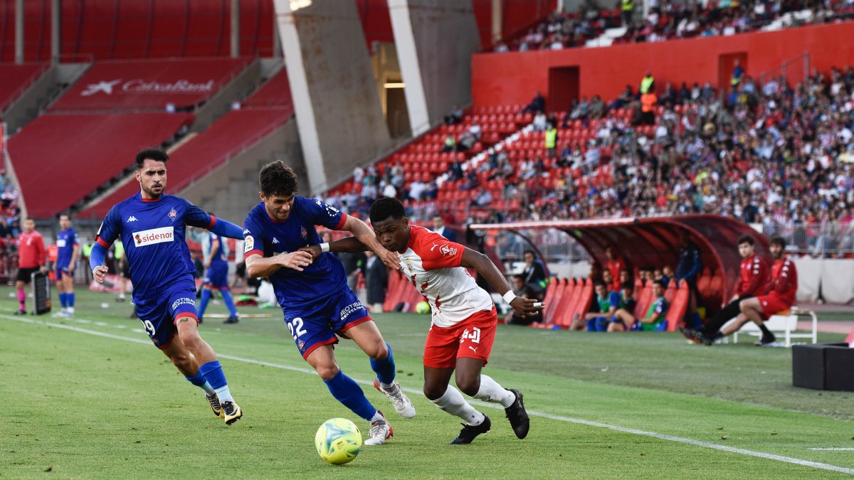 Largie Ramazani en el partido frente al Amorebieta en el Mediterráneo.