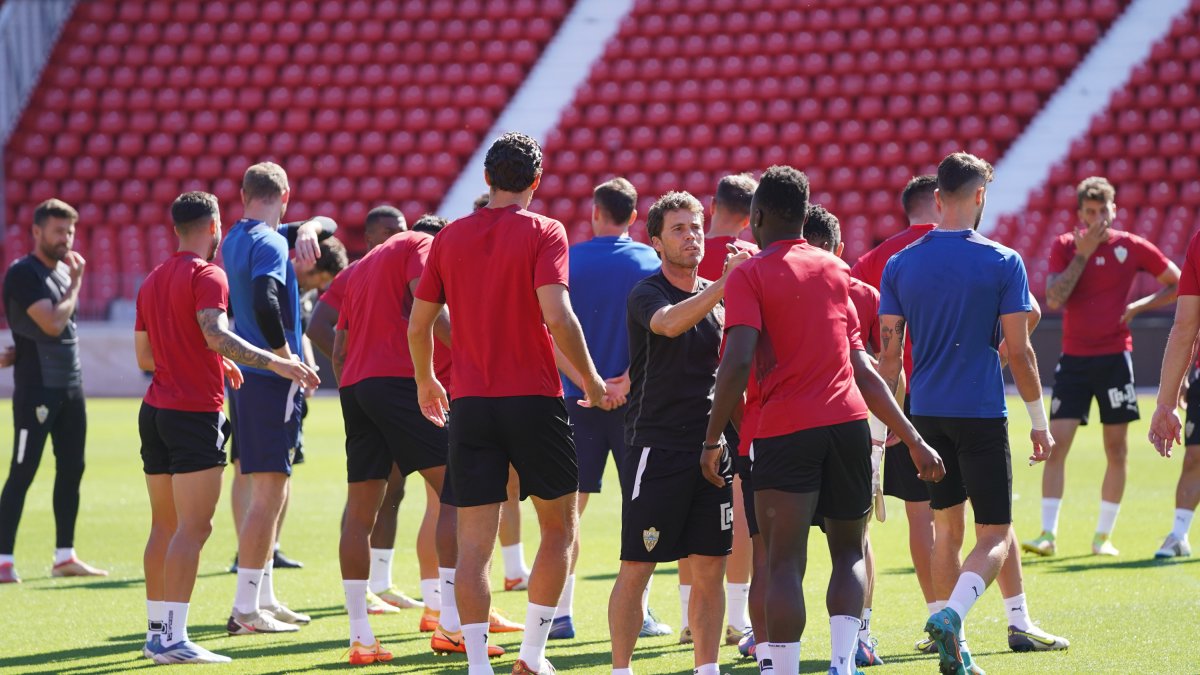 El Almería iniciará la pretemporada el próximo 8 de julio con las pruebas médicas.