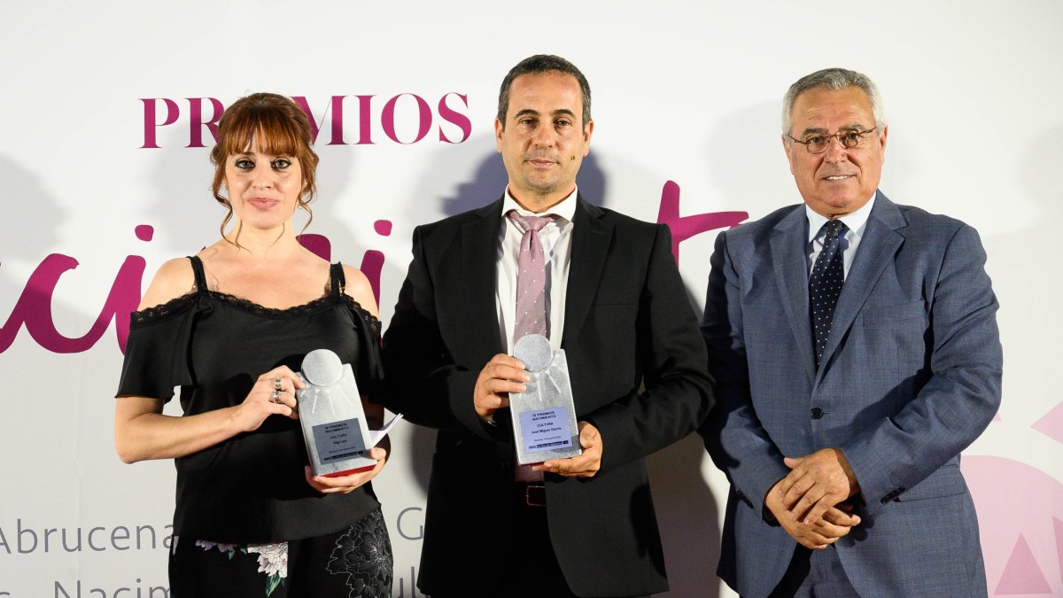 Premiados en la categoría Cultura junto al alcalde de Gérgal.