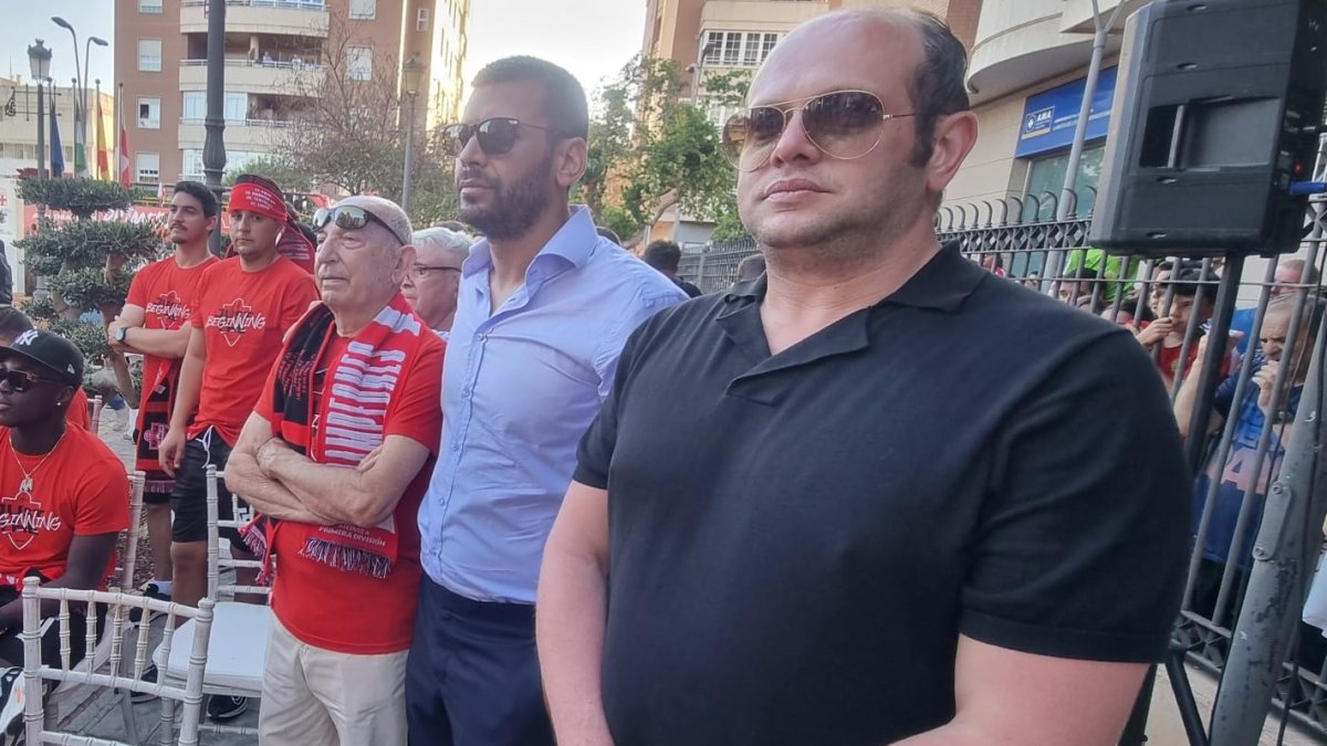 Luis Guillén siempre en un segundo plano pero viviendo cada momento del Almería.