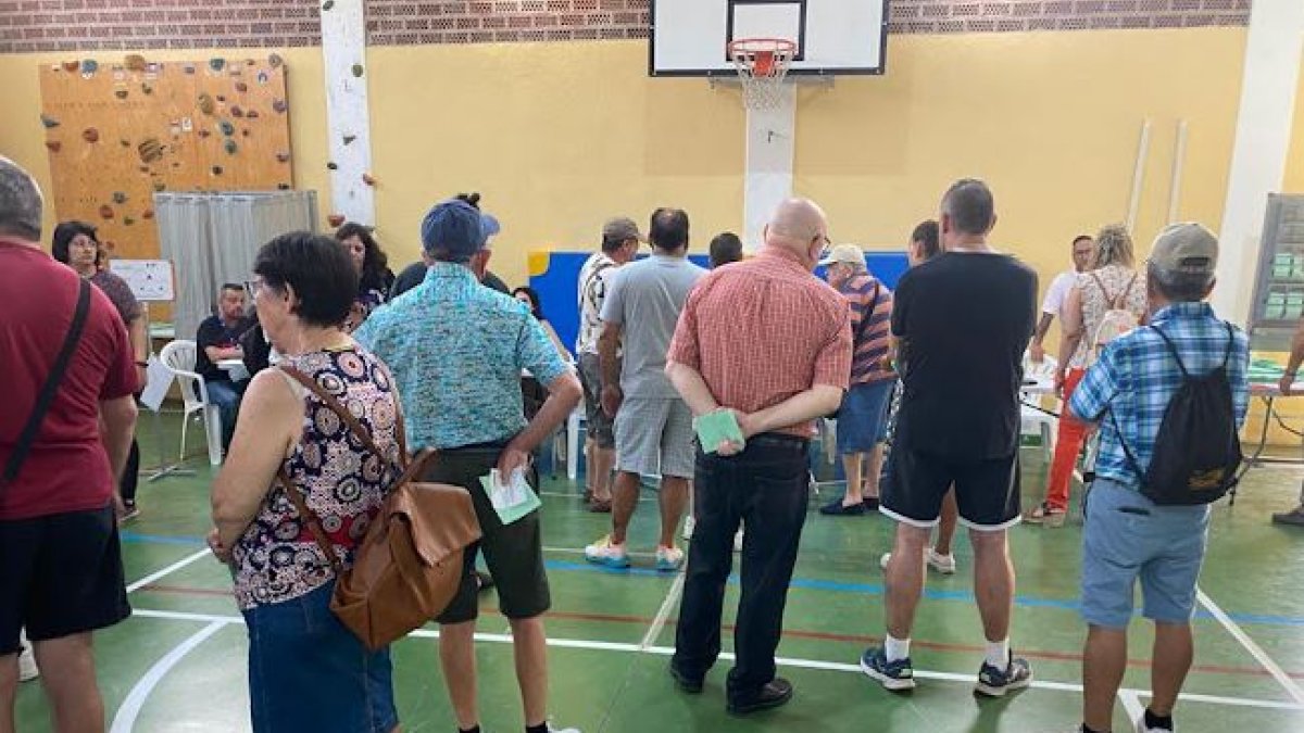 Almerienses votan en la capital.