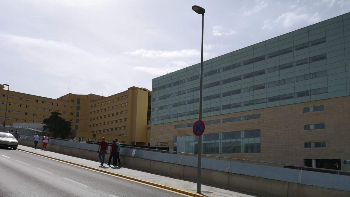 Los hospitalizados con covid-19 en Almería han subido a 33.