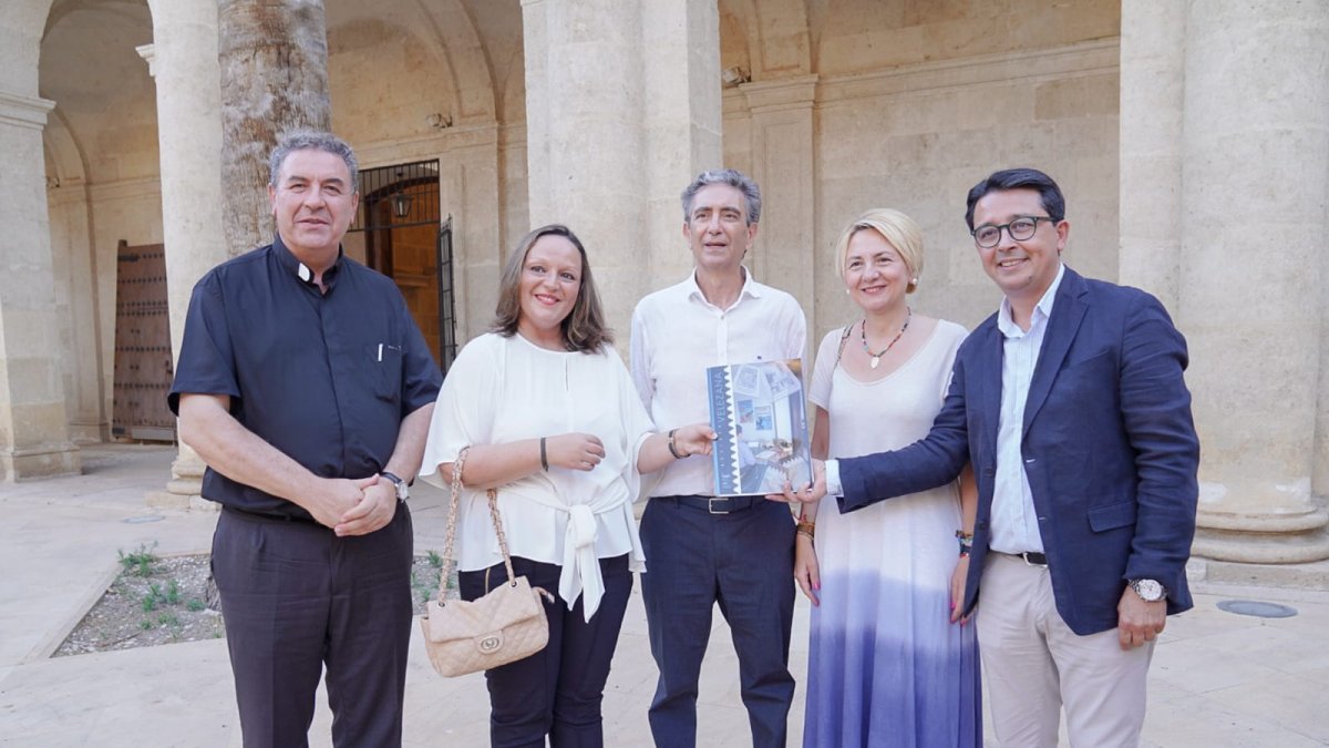 La Catedral ha acogido la presentación de la Revista Velezana.