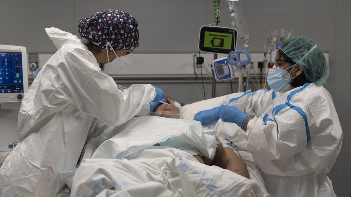 Ya no hay provincias andaluzas sin pacientes en la UCI por covid-19.