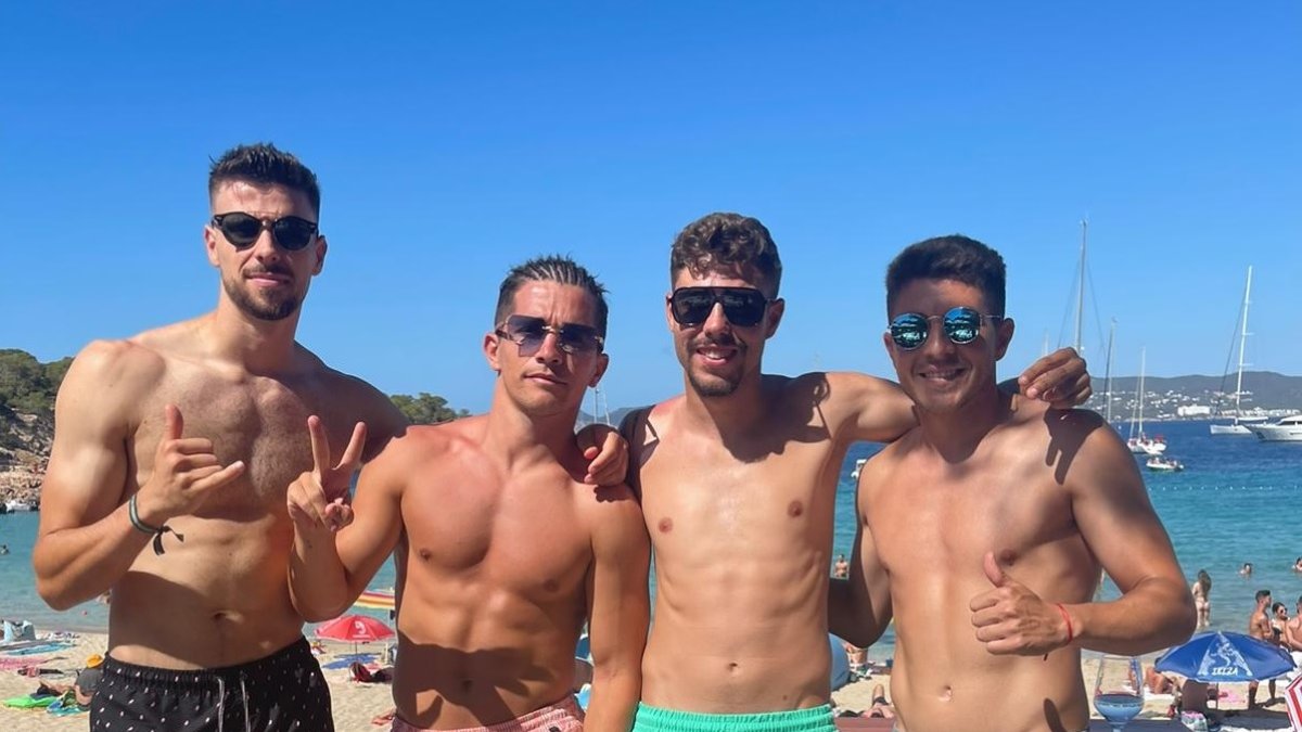 Fuoli, Nieto, Pozo y Portillo en Ibiza disfrutando de las vacaciones.