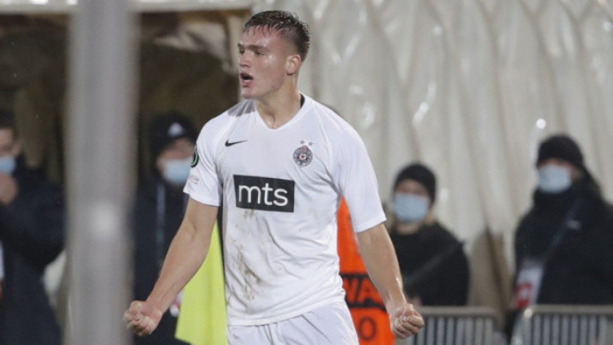 Milovanovic dejará el Partizan para seguir los pasos de Sadiq en el Almería.