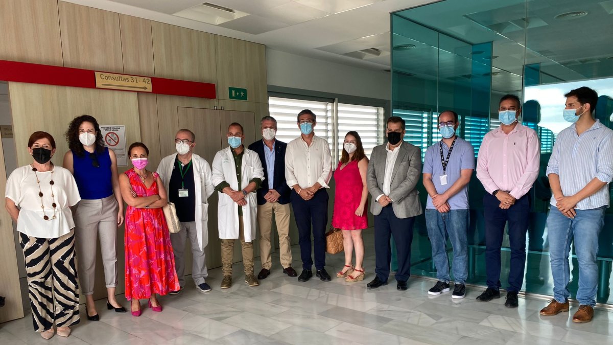 Visita de Juan de la Cruz al Centro de Salud de Adra.