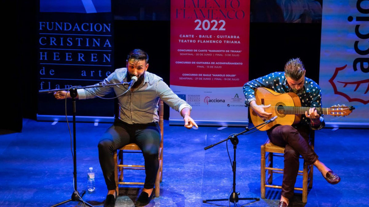 Actuación del cantaor abderitano.