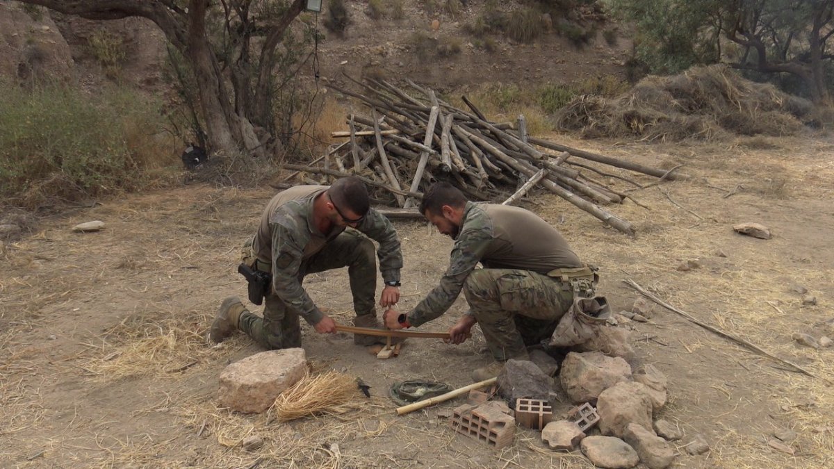 Legionarios prueban técnicas de superviviencia