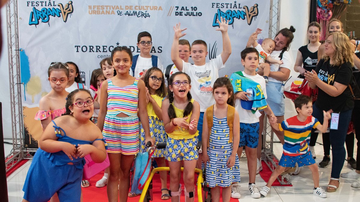 Algunos de los niños que han participado en el desfile.