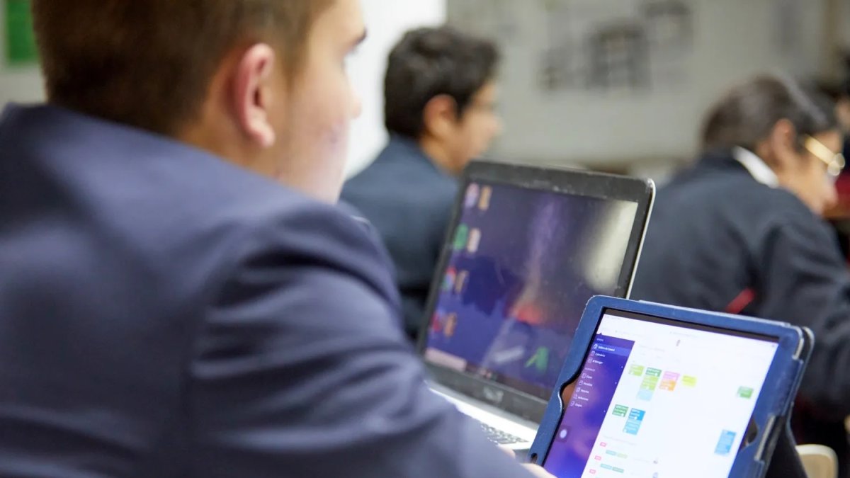 Alumnos en el colegio SEK Alborán.