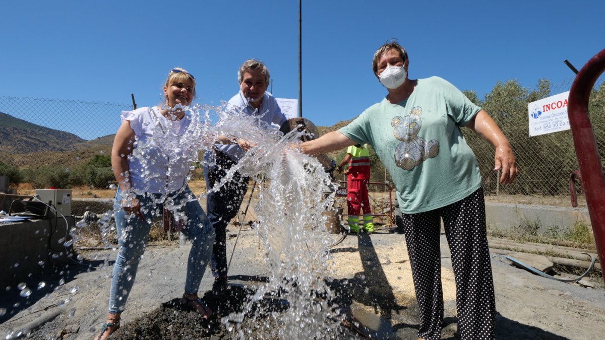 Visita de las autoridades a Las Juntas.