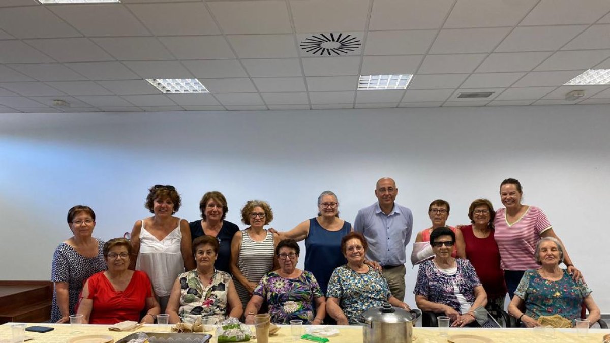 Los mayores de Huércal-Overa han despedido el curso de los Talleres de Memoria.