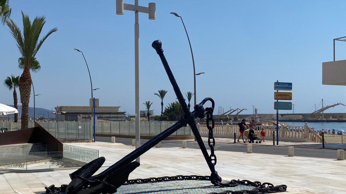 La nueva localización de este famoso utensilio náutico, icónico en Garrucha.