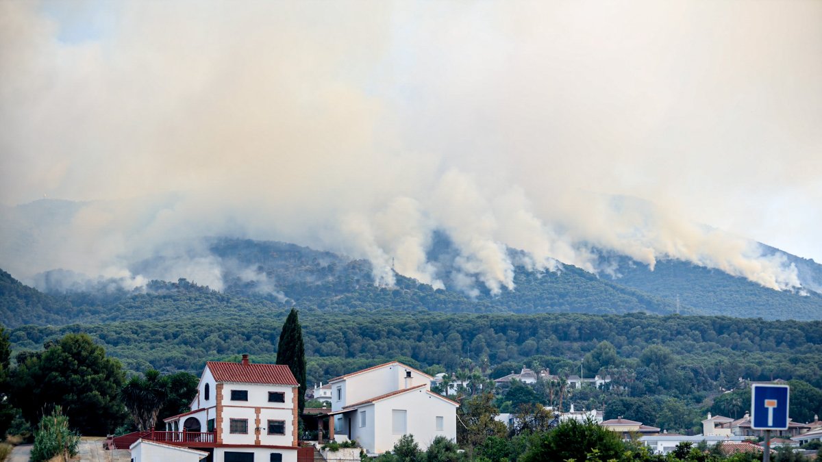Dos incendios se mantienen en el nivel 2 de peligrosidad.