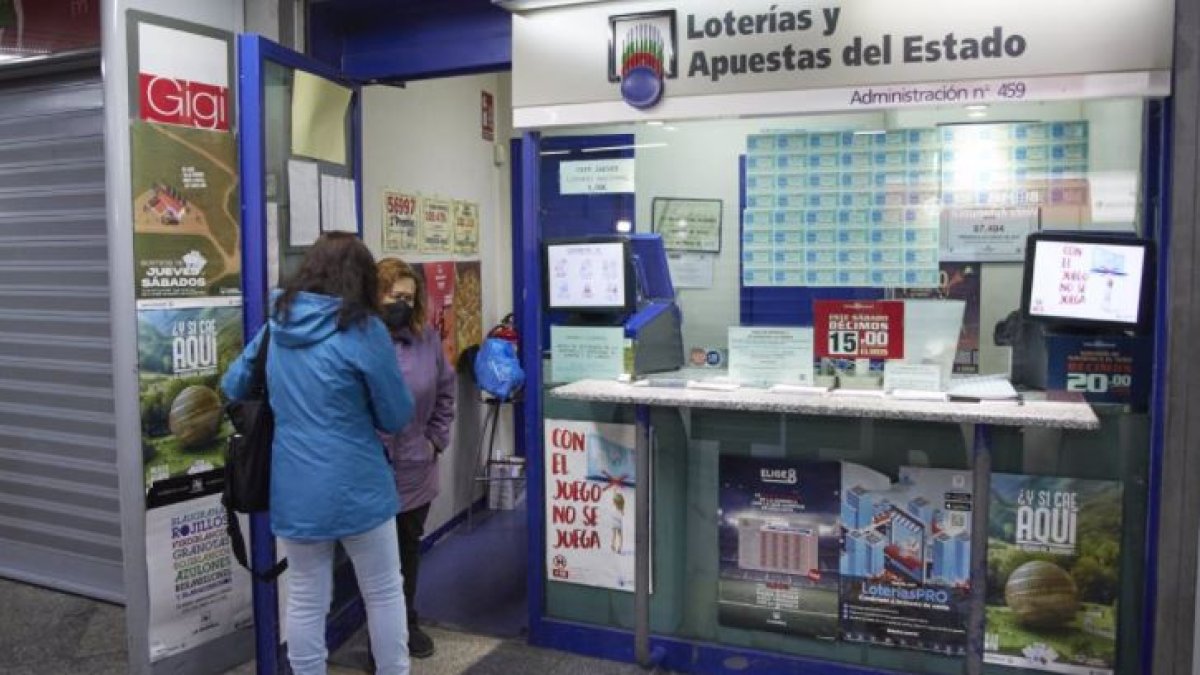 Imagen de archivo de una administración de Lotería.