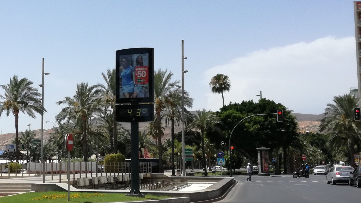 Termómetro de la capital marca los 43 grados.