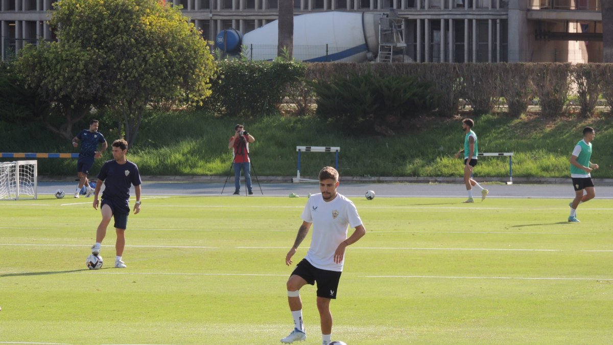 Pozo este martes en el campo Anexo del Power Horse Satadium.