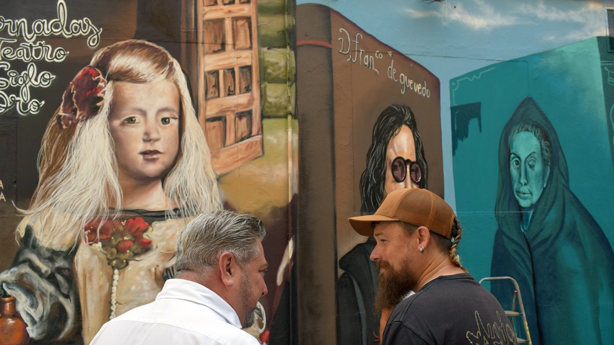 Parte del mural que decora ahora la calle Dalia.