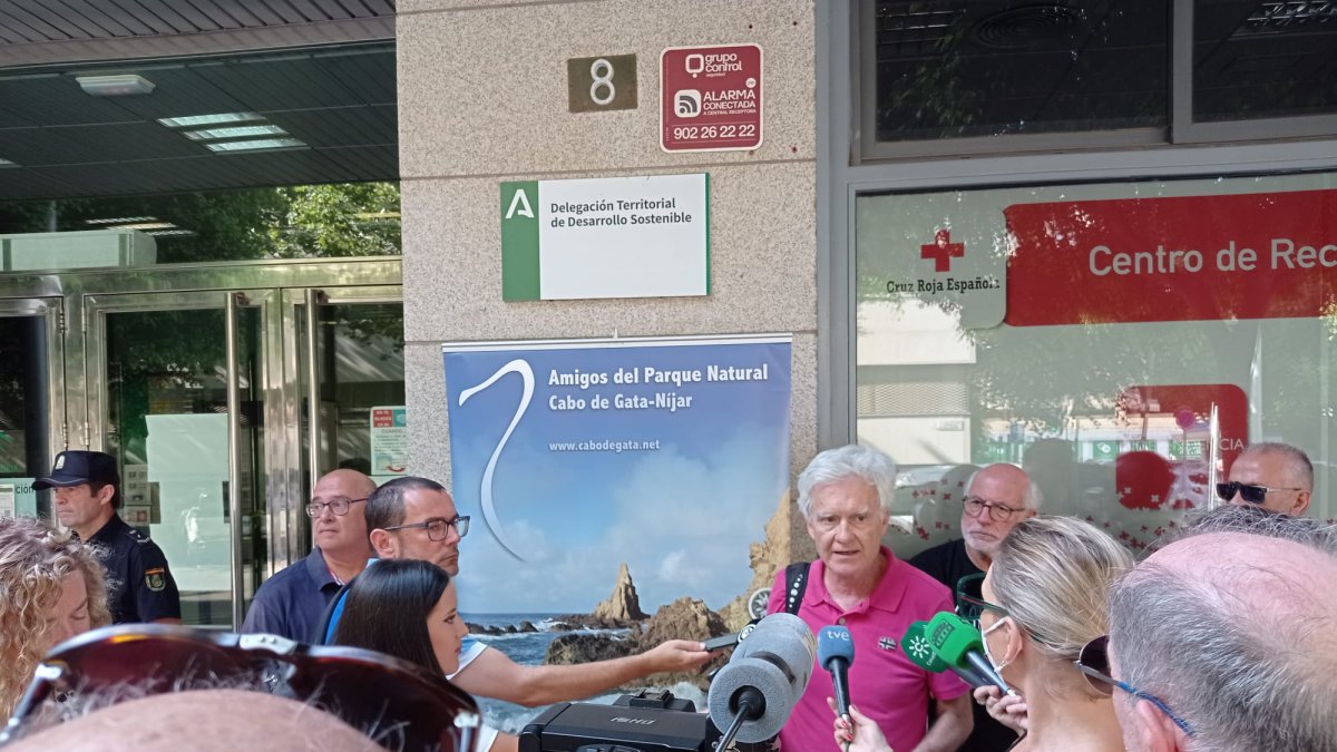 Ecologistas y vecinos se mantendrán vigilantes tras el anuncio de las reparaciones