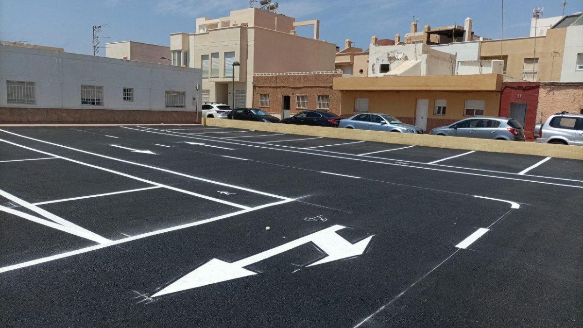 Más espacio para aparcar en la playa: este es el nuevo parking de Cabo de Gata.