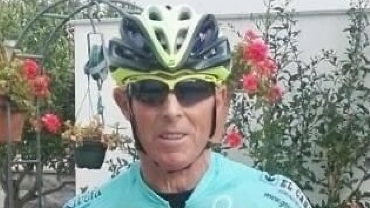 Juan Jesús Salvador Serrano, el ciclista herido en el atropello que ha costado la vida a dos personas en Níjar.