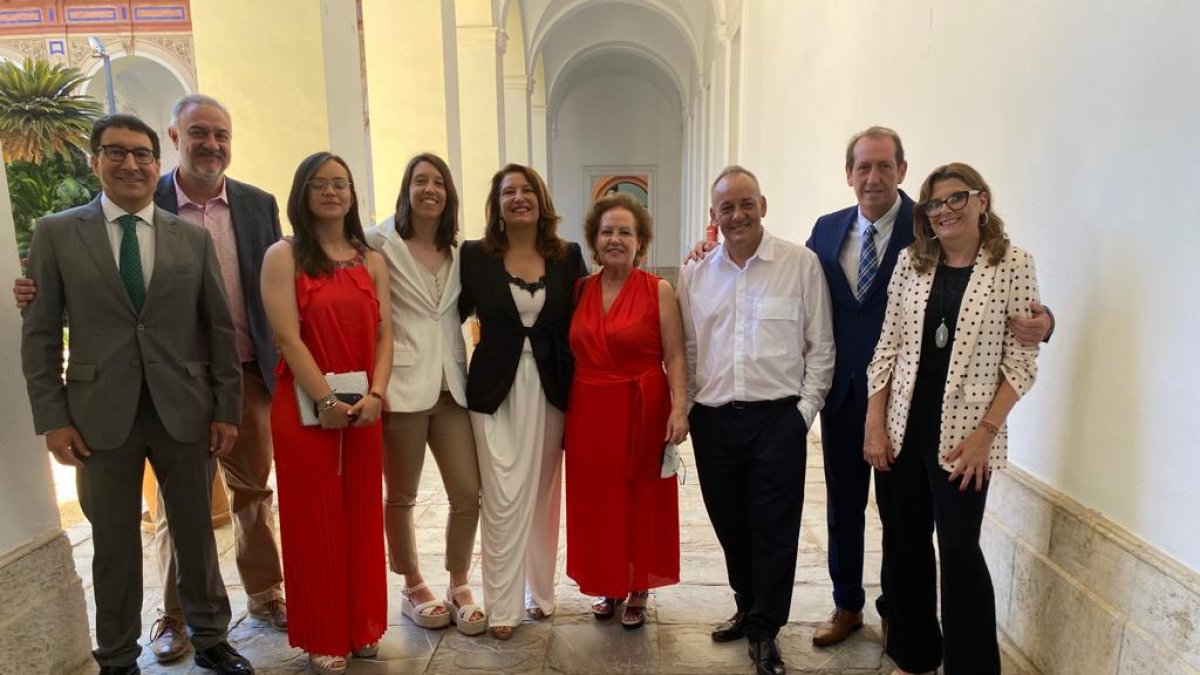 La consejera Carmen Crespo con su familia y parte de su equipo en Agricultura