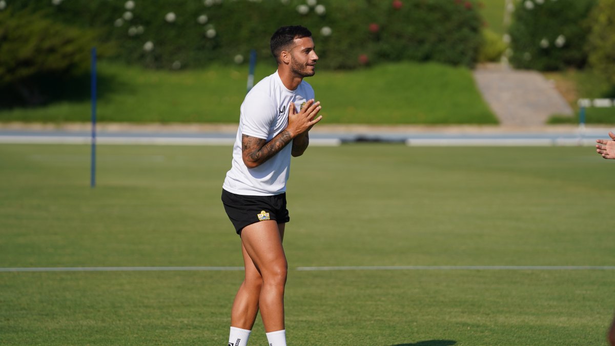 Lazo en el campo Anexo del Power Horse Stadium.