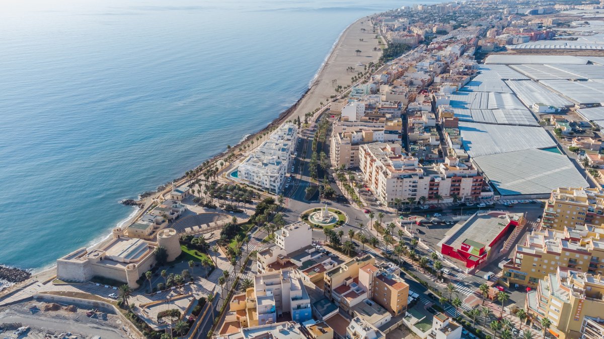 Vista aérea de Roquetas de Mar.