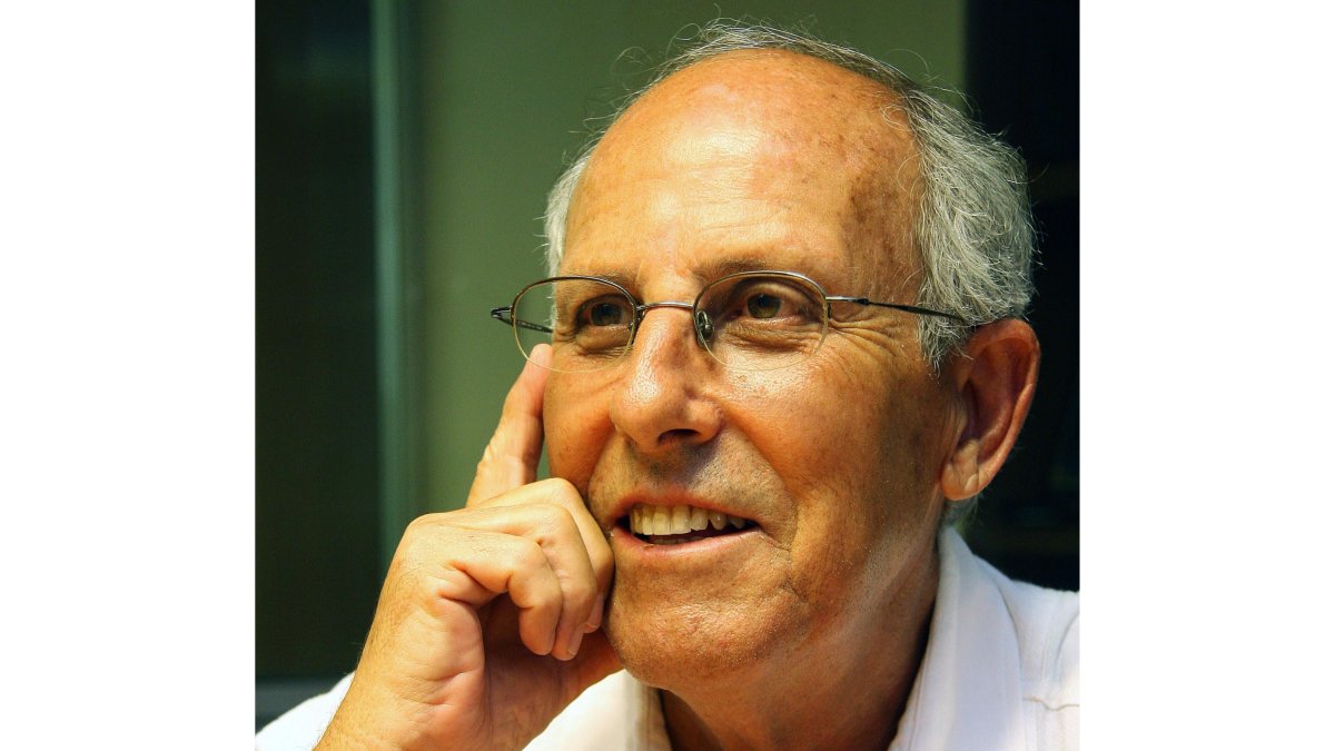 Diego Morata Artés ha sido cirujano jefe de la Plaza de Toros de Almería desde 1972 hasta 2019, pasando el testigo a Gabriel López Ordoño.