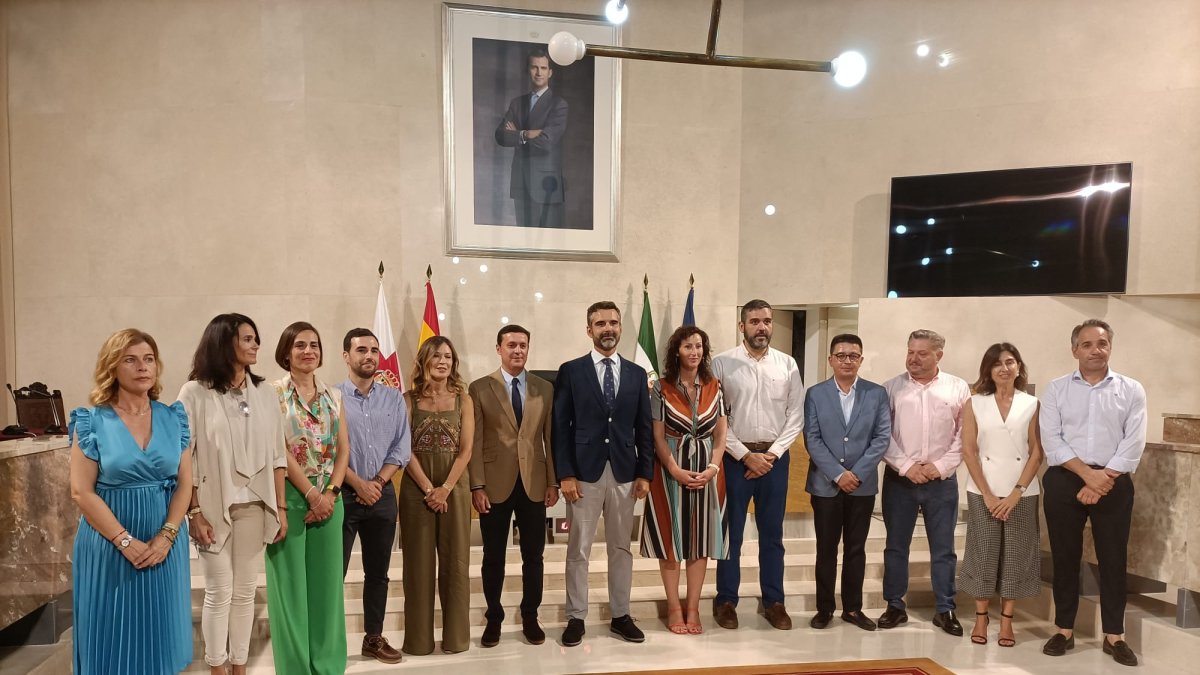 Ramón Fernández-Pacheco junto a su equipo de Gobierno