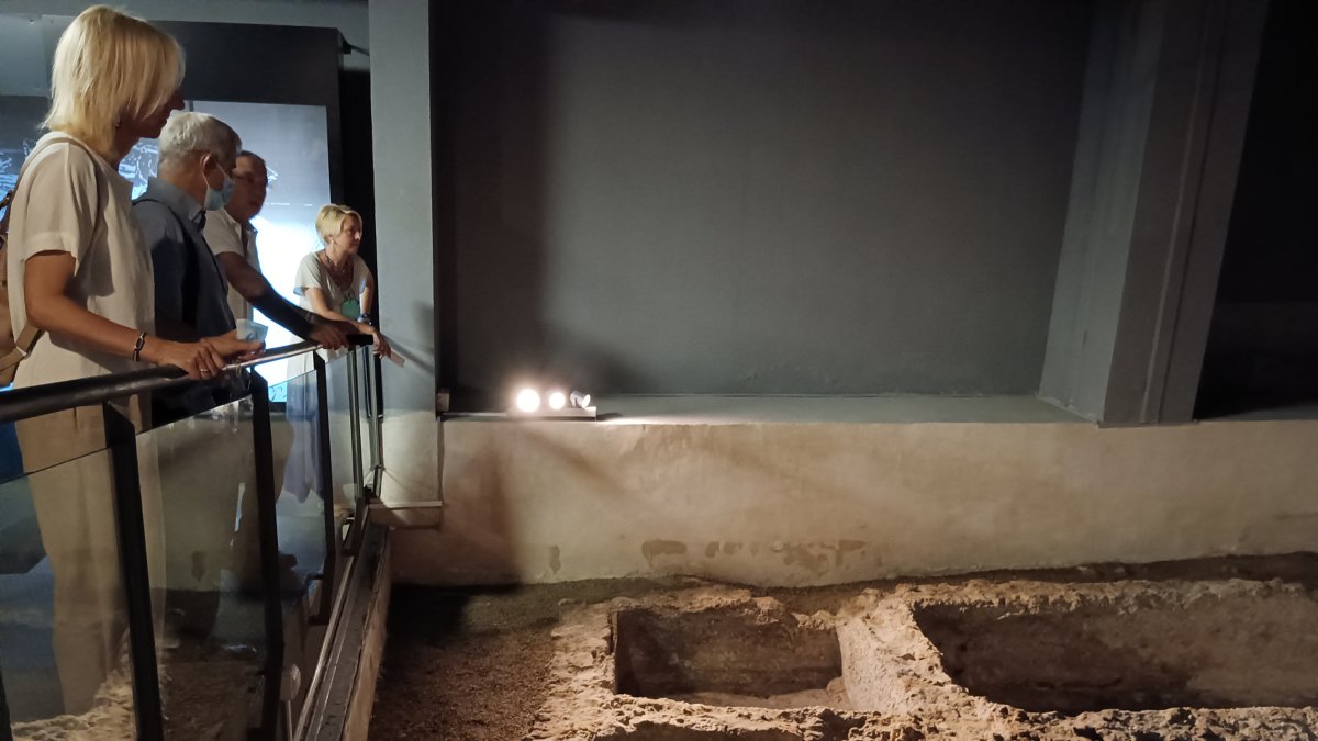 Visita al enclave arqueológico por parte de Eloísa Cabrera