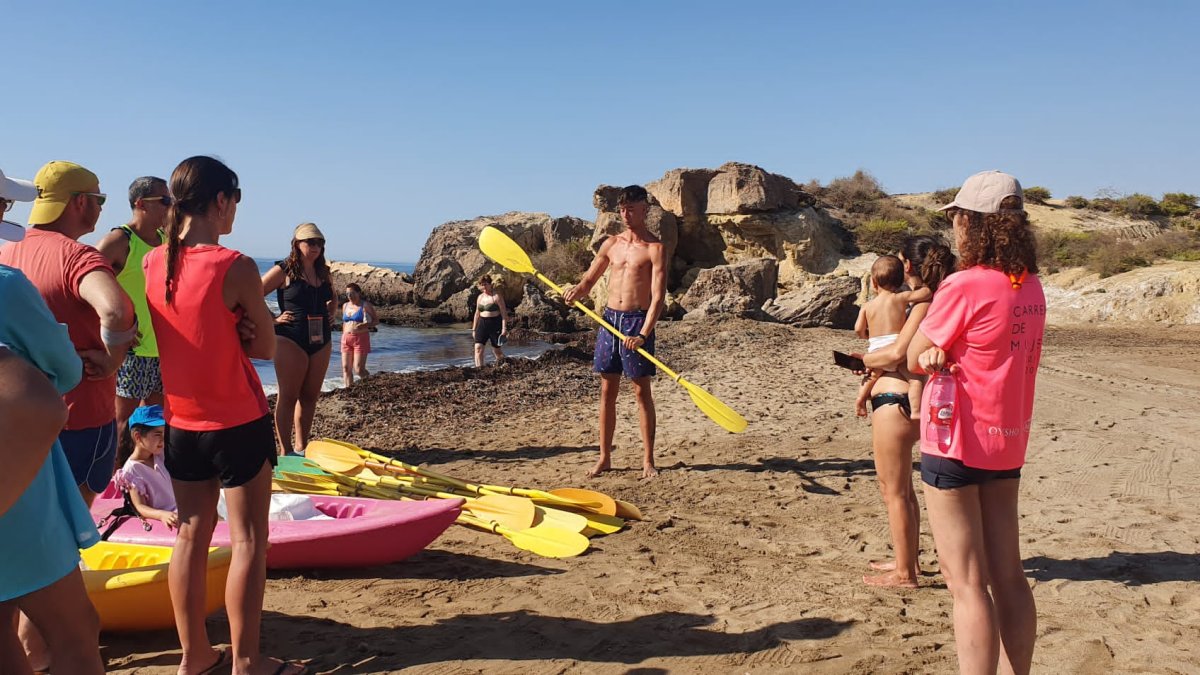 Salida en kayak para la recogida de residuos.