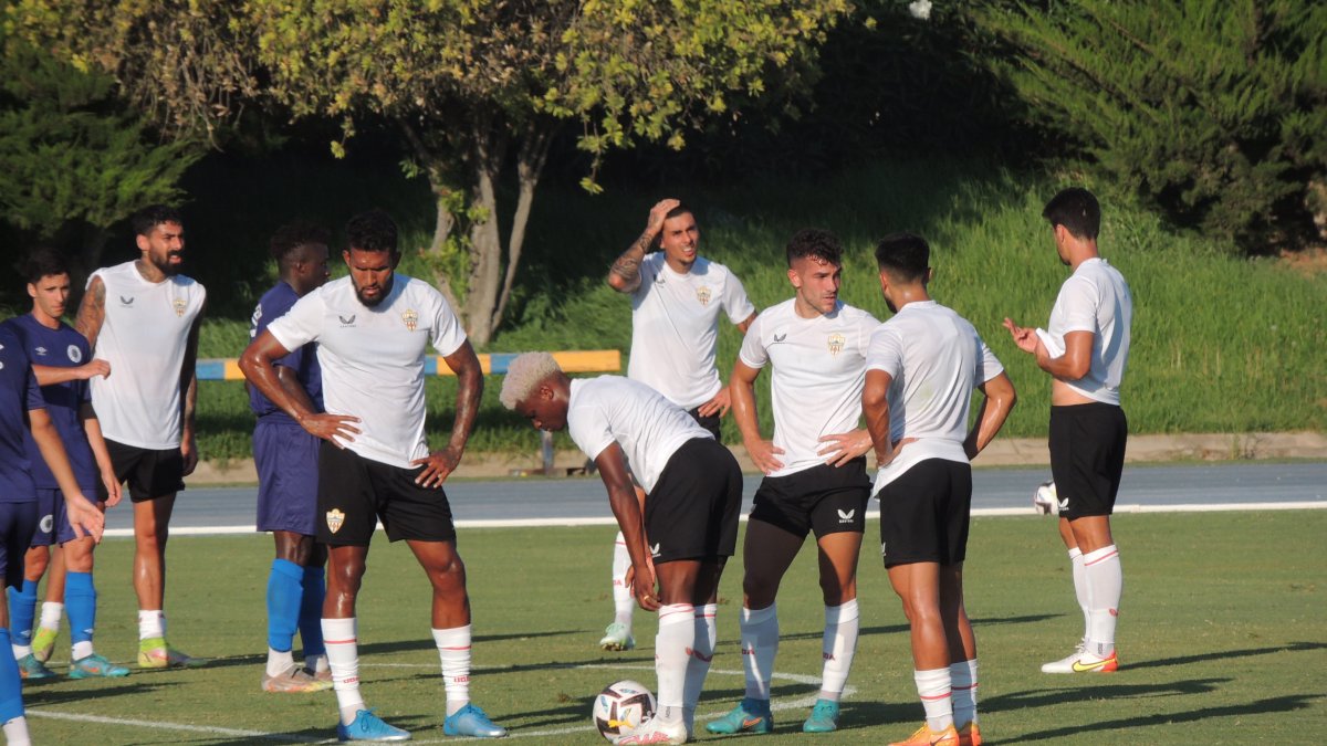 Imagen del Almería-Vélez en el Anexo del Power Horse Stadium.