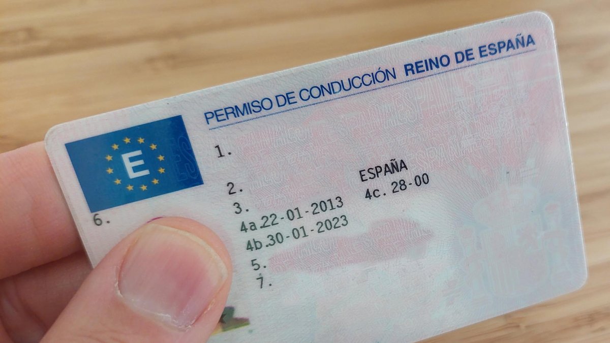 La media de multas a almerienses por circular sin carné es de 4.000 al año.